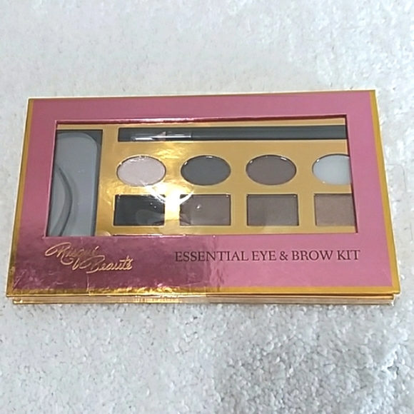 Risque Beaute Essential Eye & Brow Kit. NEW - Picture 1 of 8
